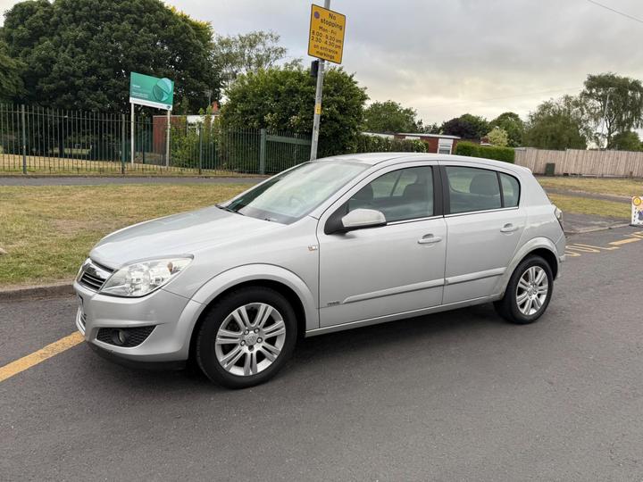 Vauxhall Astra - 1.6i 16v Design 5dr - Full Service History - Image 3