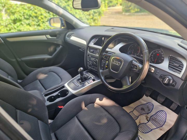 Audi A4 - 2.0 TDI Executive SE Euro 4 4dr - New in stock and ready to go - Image 38