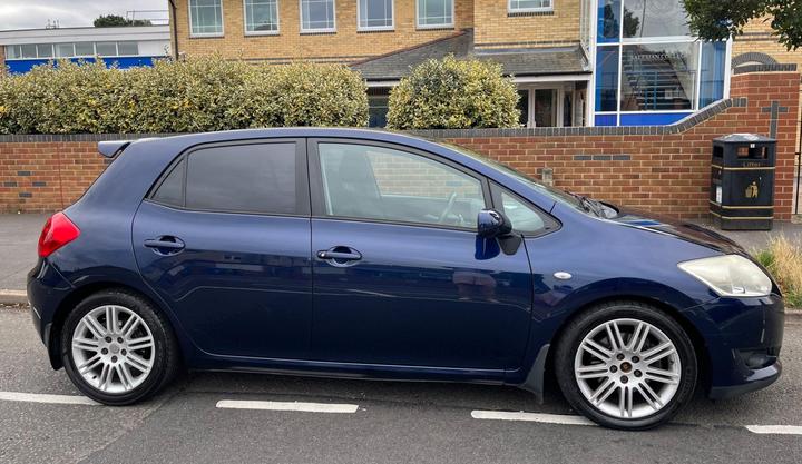 Cheap Toyota Auris - 2.0 D-4D SR 5dr for sale in Farnborough, Hampshire