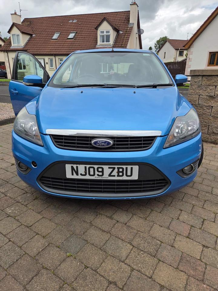 Cheap Ford Focus - 1.6 Zetec 5dr for sale in Crumlin, County Antrim