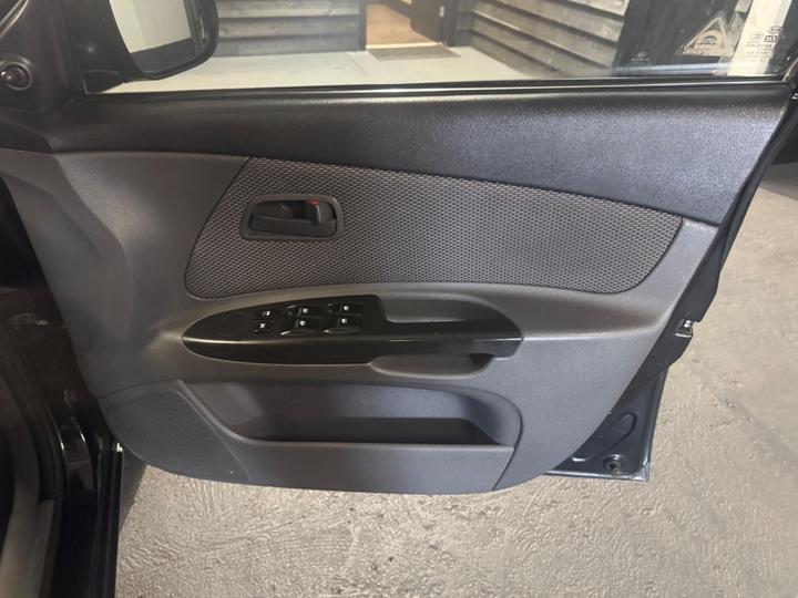 Kia Rio - 1.4 Domino 5dr - ULEZ + PART EX GOLD. - Image 12