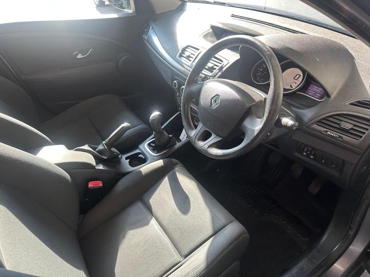 Renault Megane - 1.6 16V I-Music Euro 5 5dr - 12 MONTHS MOT-2KEYS-HISTORY - Image 20