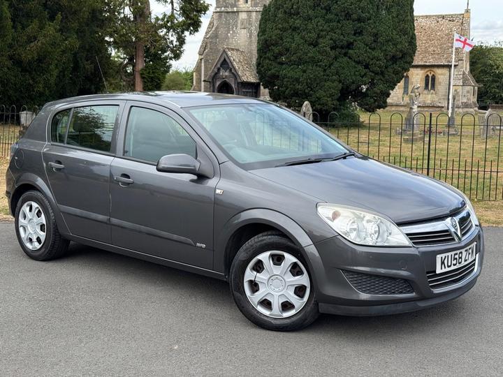 Cheap Vauxhall Astra - 1.3 CDTi 16v Life 5dr - New MOT just been serviced for sale in Gloucester, Gloucestershire