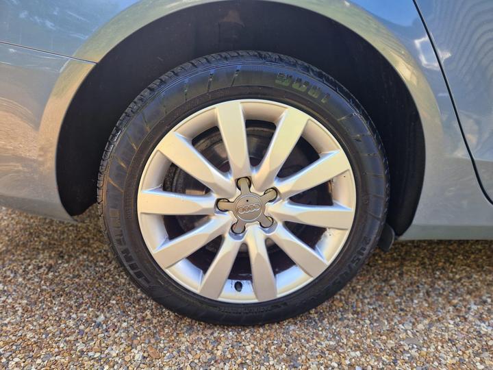 Audi A4 - 2.0 TDI Executive SE Euro 4 4dr - New in stock and ready to go - Image 10