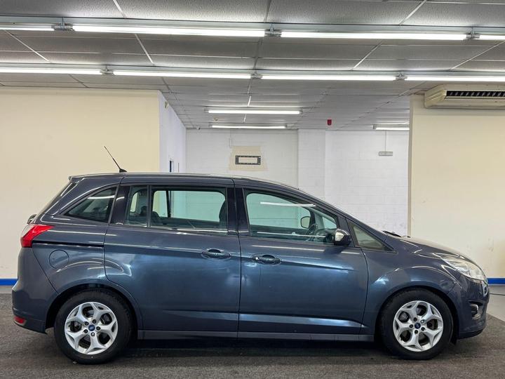 Ford Grand C-Max - 1.6 TDCi Zetec Euro 5 5dr - DRIVES A1 - Image 6
