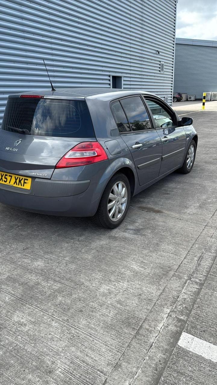 Renault Megane - 1.4 16v Dynamique 5dr - 11 months mot - Image 4