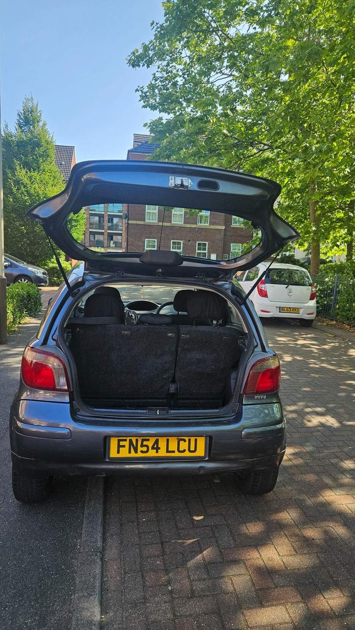 Toyota Yaris - 1.3 VVT-i Blue 5dr - Image 12