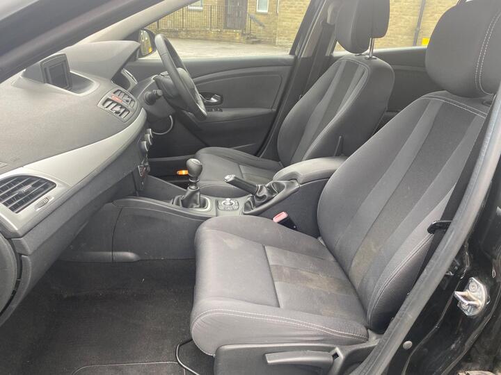 Renault Megane - 1.6 16V Dynamique TomTom 3dr - 6 SPEED GEARBOX,5 DOOR HATCH. - Image 15