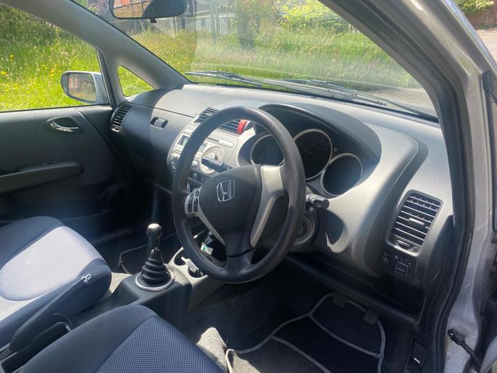 Honda Jazz - 1.4 i-DSI SE 5dr - Low miles, long MOT, 2 x keys - Image 9