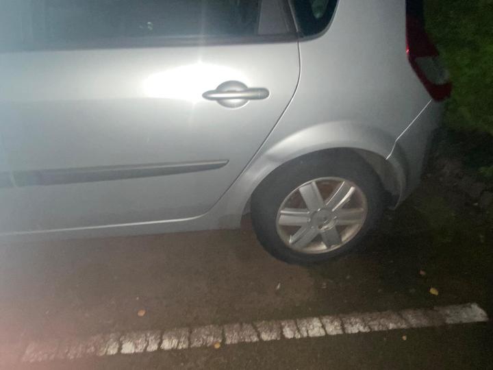 Renault Scenic - 2.0 VVT Dynamique 5dr - less than 1000 miles since mot - Image 3