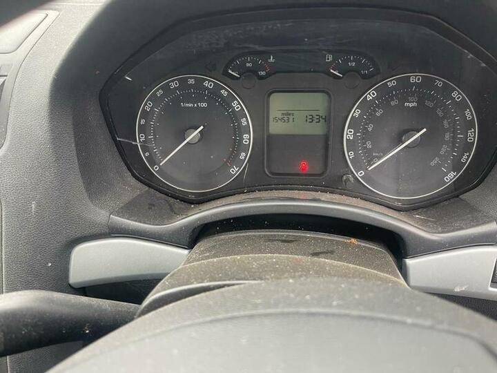 Skoda Octavia - 1.6 FSI Ambiente Euro 4 5dr - Image 28