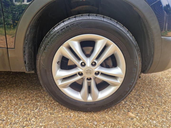 Nissan Qashqai - 1.5 dCi n-tec 2WD Euro 4 5dr - New in stock and ready to go - Image 14