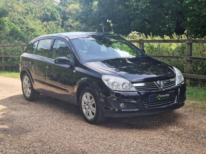 Vauxhall Astra - 1.8i 16v Design 5dr - New in stock and ready to go - Image 6