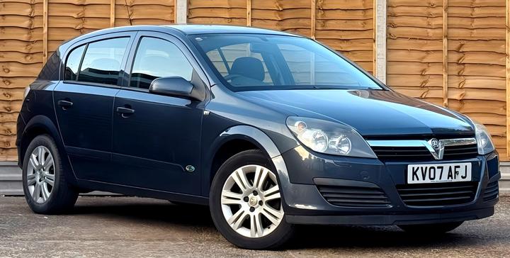 Vauxhall Astra - 1.6i 16v Active 5dr - immaculate car - Image 10