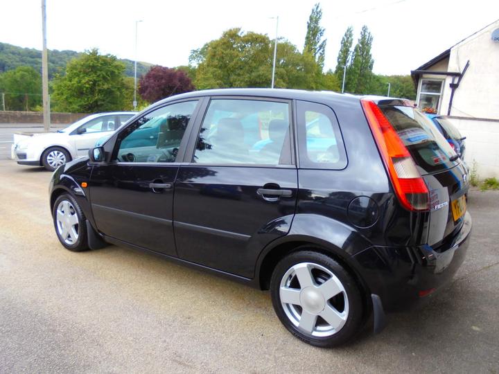 Ford Fiesta - 1.4 Zetec 5dr - TIDY LITTLE 5 DOOR HATCHBACK - Image 10