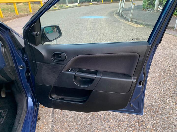 Ford Fiesta - 1.25 Zetec Blue Edition 5dr - Image 45