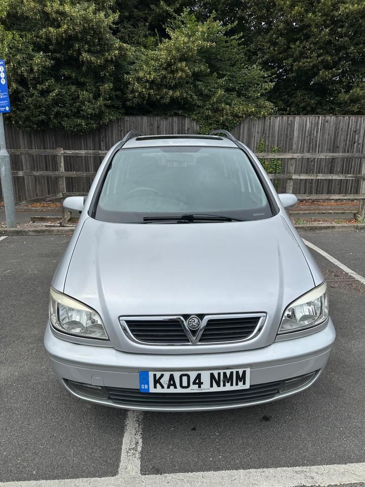 Cheap Vauxhall Zafira - 1.8i 16v Elegance 5dr - year mot ,automatic,clean,tidy for sale in Reading, Berkshire