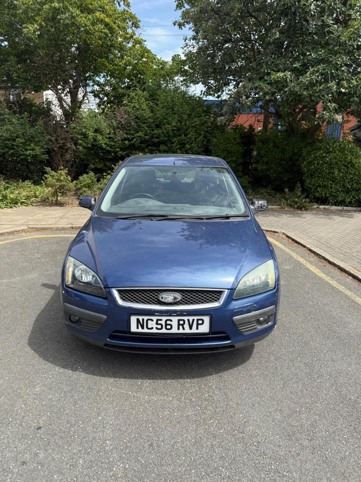 Cheap Ford Focus - 1.6 Zetec Climate 5dr - low mileage new battery/clutch for sale in Bromley, Greater London