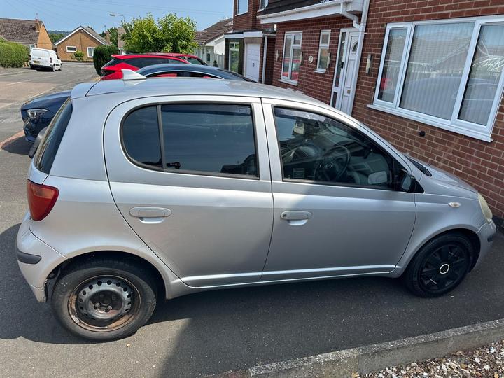 Toyota Yaris - 1.0 VVT-i T3 5dr - full service history - Image 4