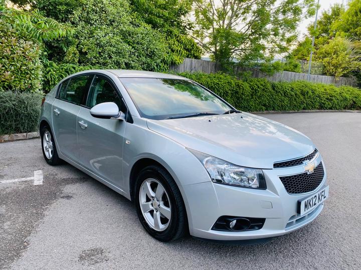 Chevrolet Cruze - 1.6 LT Euro 5 5dr - Image 3