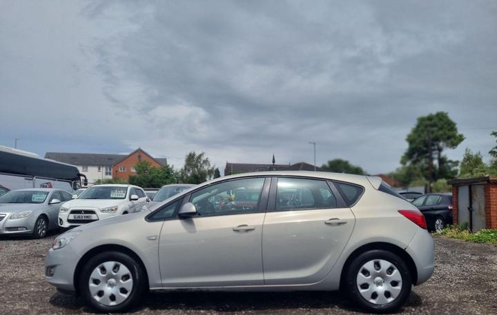 Vauxhall Astra - 1.7 CDTi Exclusiv Euro 5 5dr - S/ HISTORY-- 2 KEYS - Image 7