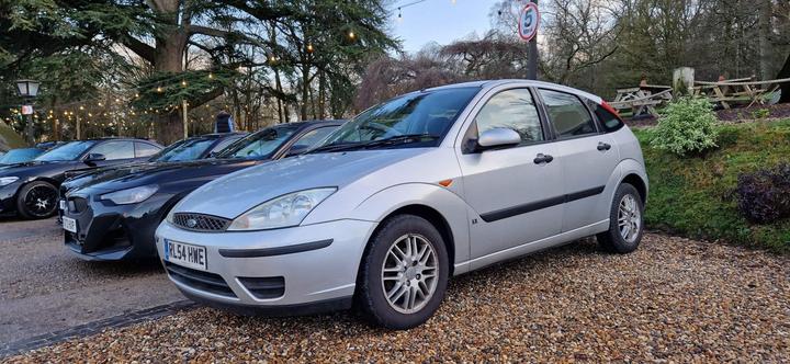 Cheap Ford Focus - 1.8i 16v LX 5dr (sun roof) - Perfect casual car for sale in Ruislip, Greater London
