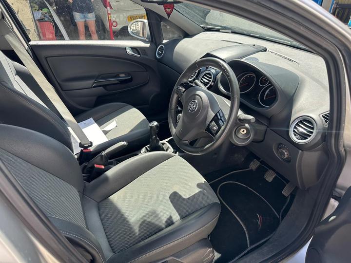 Vauxhall Corsa - 1.4i 16v Design 5dr (a/c) - Image 8