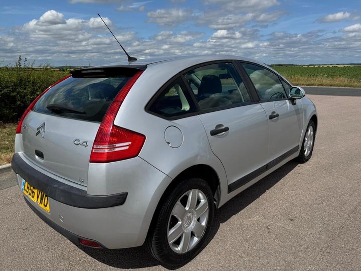 Citroen C4 - 1.6i 16V SX 5dr - Long mot! Service history! - Image 5