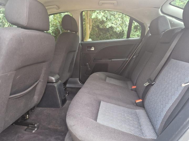 Ford Mondeo - 2.2 TDCi SIV Edge 5dr - New in stock and ready to go - Image 24