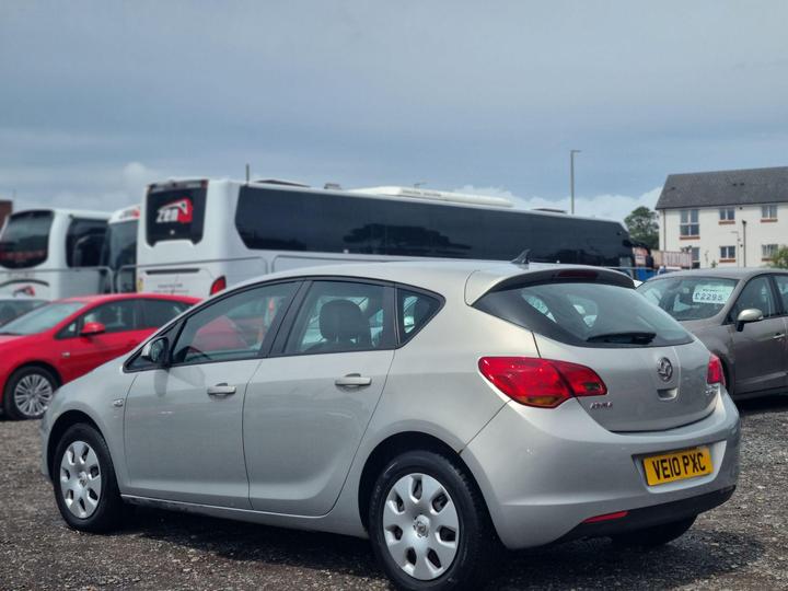Vauxhall Astra - 1.7 CDTi Exclusiv Euro 5 5dr - S/ HISTORY-- 2 KEYS - Image 6