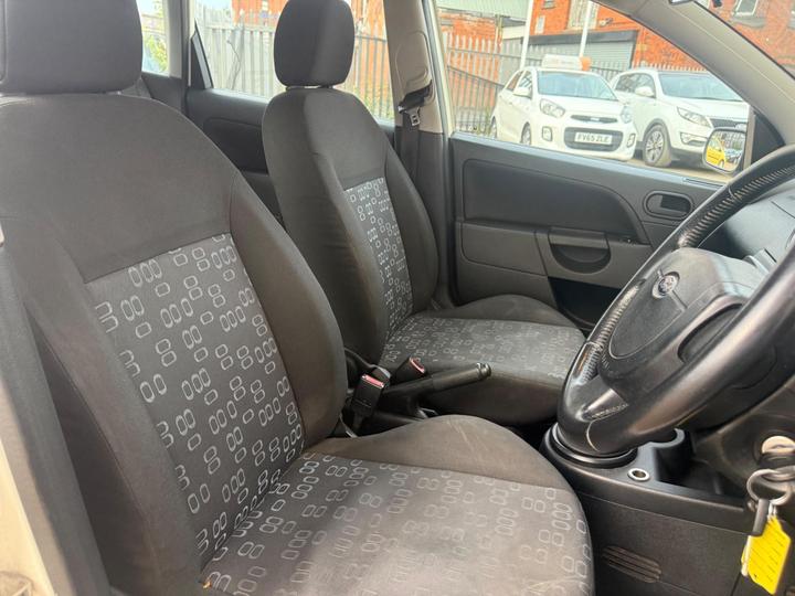 Ford Fiesta - 1.25 LX 5dr - REVERSE SENSORS| GREAT RUNNER - Image 9