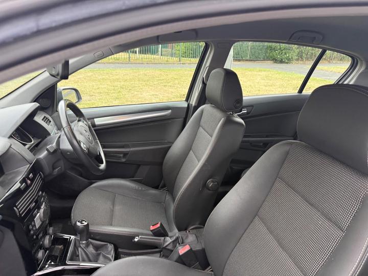 Vauxhall Astra - 1.6i 16v Design 5dr - Full Service History - Image 28