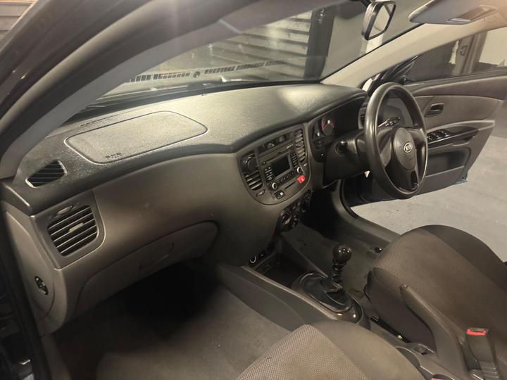 Kia Rio - 1.4 Domino 5dr - ULEZ + PART EX GOLD. - Image 15