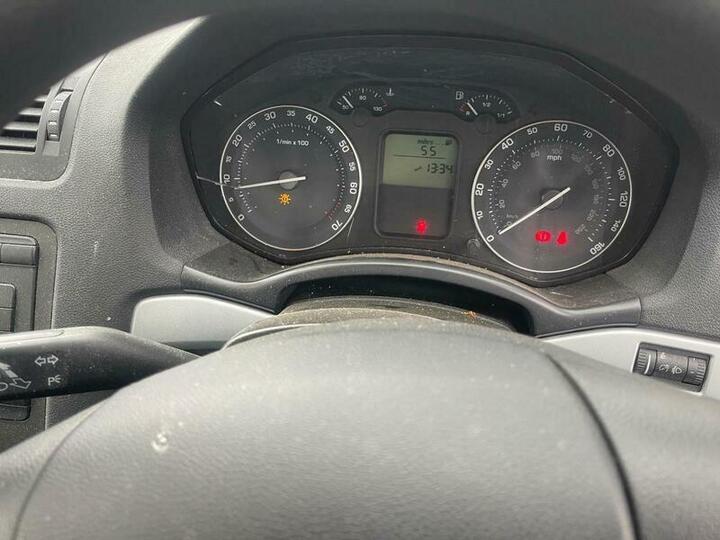 Skoda Octavia - 1.6 FSI Ambiente Euro 4 5dr - Image 30