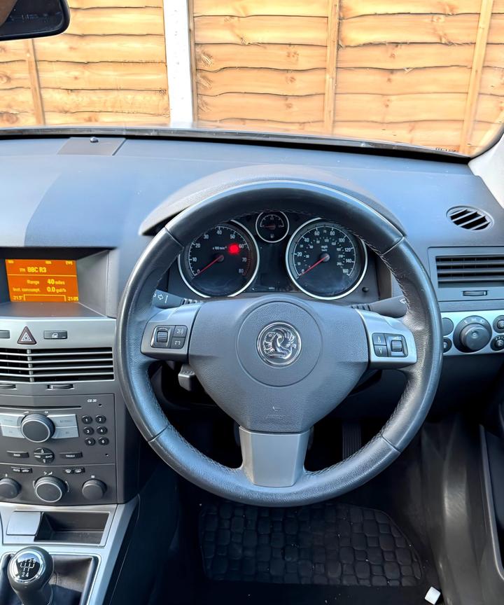 Vauxhall Astra - 1.6i 16v Active 5dr - immaculate car - Image 14