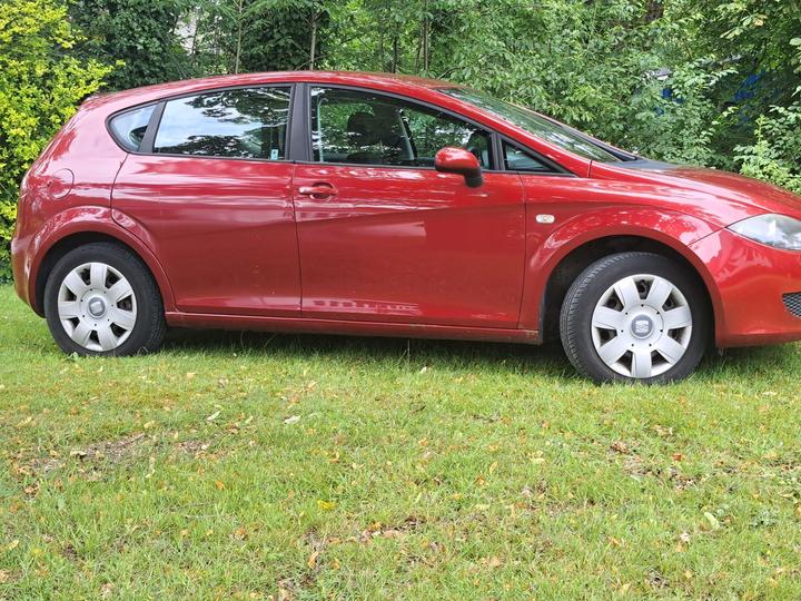 SEAT Leon - 1.6 8V Reference Euro 4 5dr - FULL SERVICE HISTORY,3 OWNER - Image 8