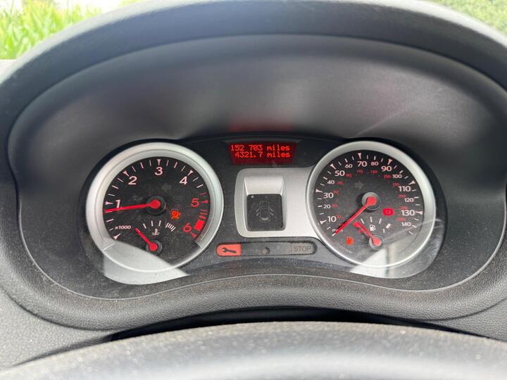 Renault Clio - 1.5 dCi Dynamique TomTom Euro 5 5dr - + JUST ARRIVED IN PX + - Image 9