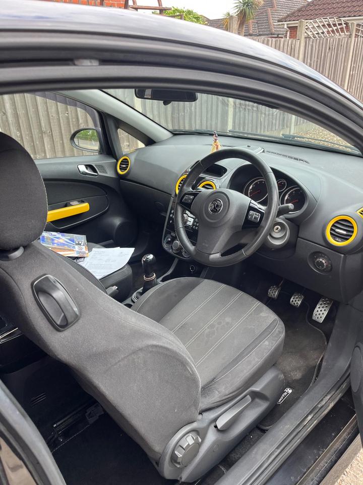 Vauxhall Corsa - 1.2i 16v SXi 3dr - part ex to clear - Image 11