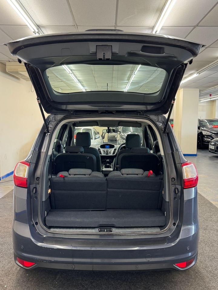 Ford Grand C-Max - 1.6 TDCi Zetec Euro 5 5dr - DRIVES A1 - Image 4
