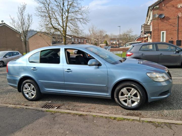 Skoda Octavia - 1.6 TDI SE Hatchback 5dr Diesel Manual Euro 5 (105 ps) - COMES WITH 12 MONTHS MOT - Image 8