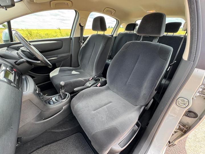 Citroen C4 - 1.6i 16V SX 5dr - Long mot! Service history! - Image 20