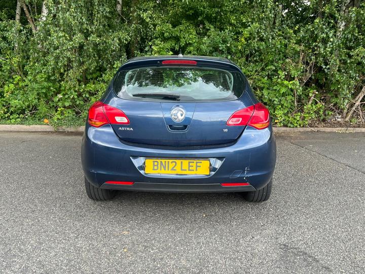 Vauxhall Astra - 1.6 16v Exclusiv Euro 5 5dr - GREAT VALUE, RUNS SMOOTH, FSH - Image 6