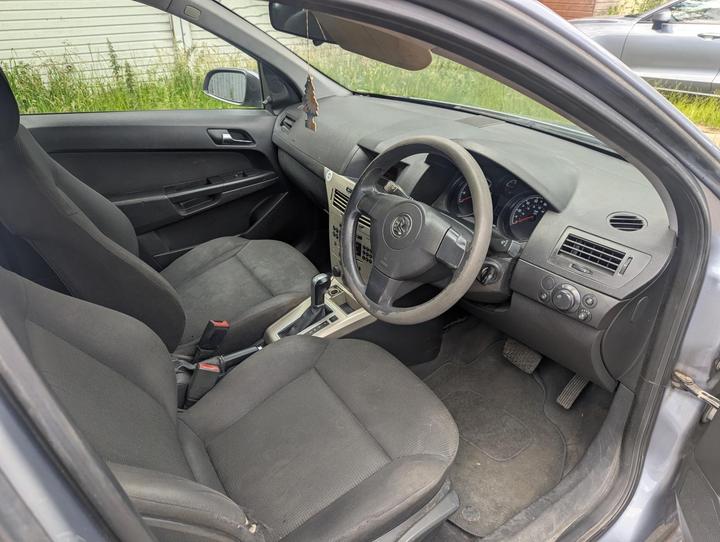 Vauxhall Astra - 1.8i 16v Life 5dr - RUNS AND DRIVES! NO OFFERS!!! - Image 11