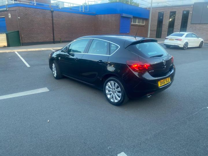 Vauxhall Astra - 2.0 CDTi ecoFLEX Elite Euro 5 (s/s) 5dr - Image 8