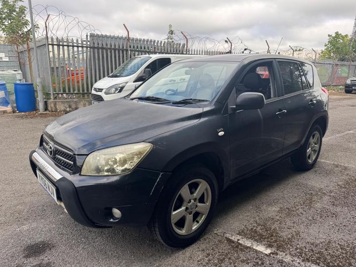 Toyota RAV4 - 2.2 D-4D XT4 4WD 5dr - BODY ROUGH+MECHANICALLY GOOD - Image 13