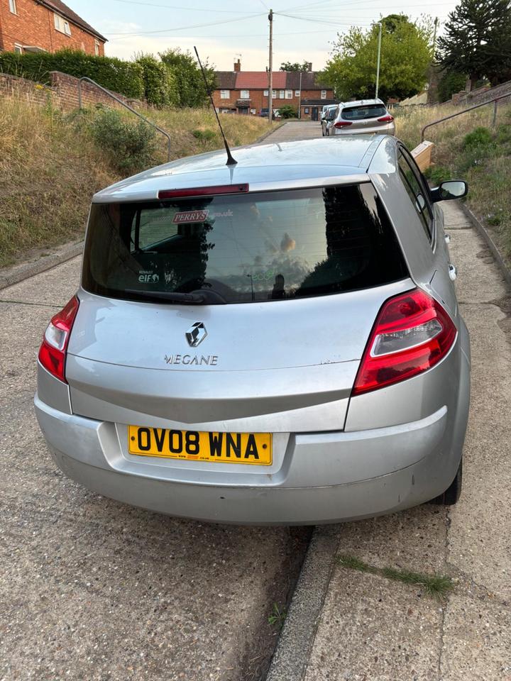Renault Megane - 1.5 dCi Tech Run 5dr - Image 3