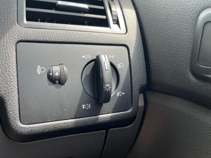 Ford C-Max - 1.6 16v Zetec 5dr - FULL SERVICE HISTORY ,2KEYS!! - Image 26