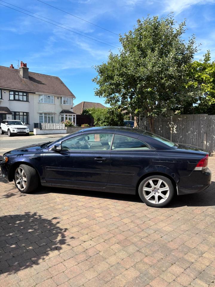 Volvo C70 - 2.4i SE 2dr - Well maitained. Low mileage. - Image 2