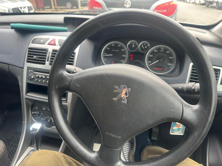 Peugeot 307 SW - 1.6 16v S 5dr (a/c) - Image 10