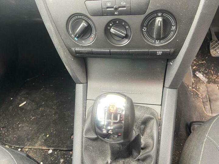 Skoda Octavia - 1.6 FSI Ambiente Euro 4 5dr - Image 15